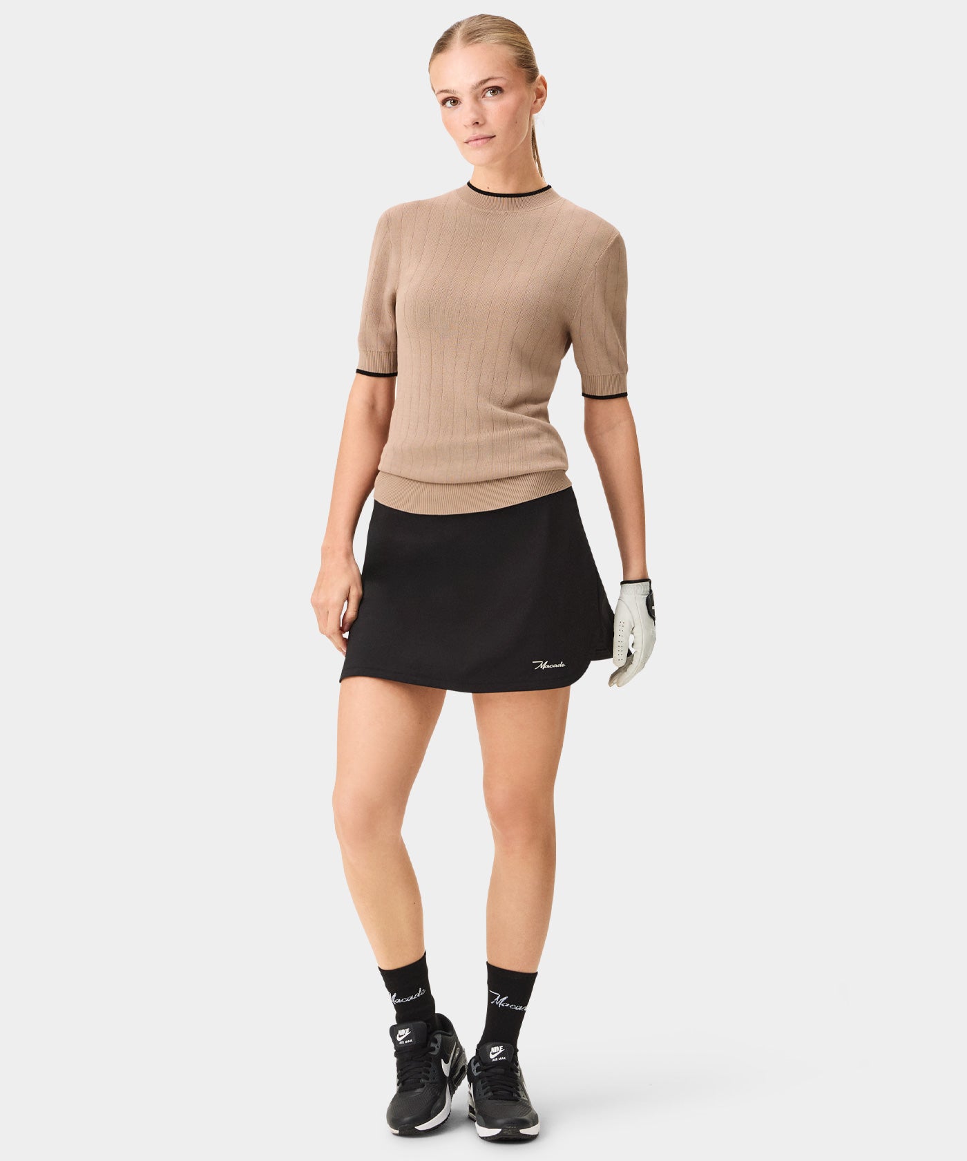 Gigi Ash Brown Wave Top