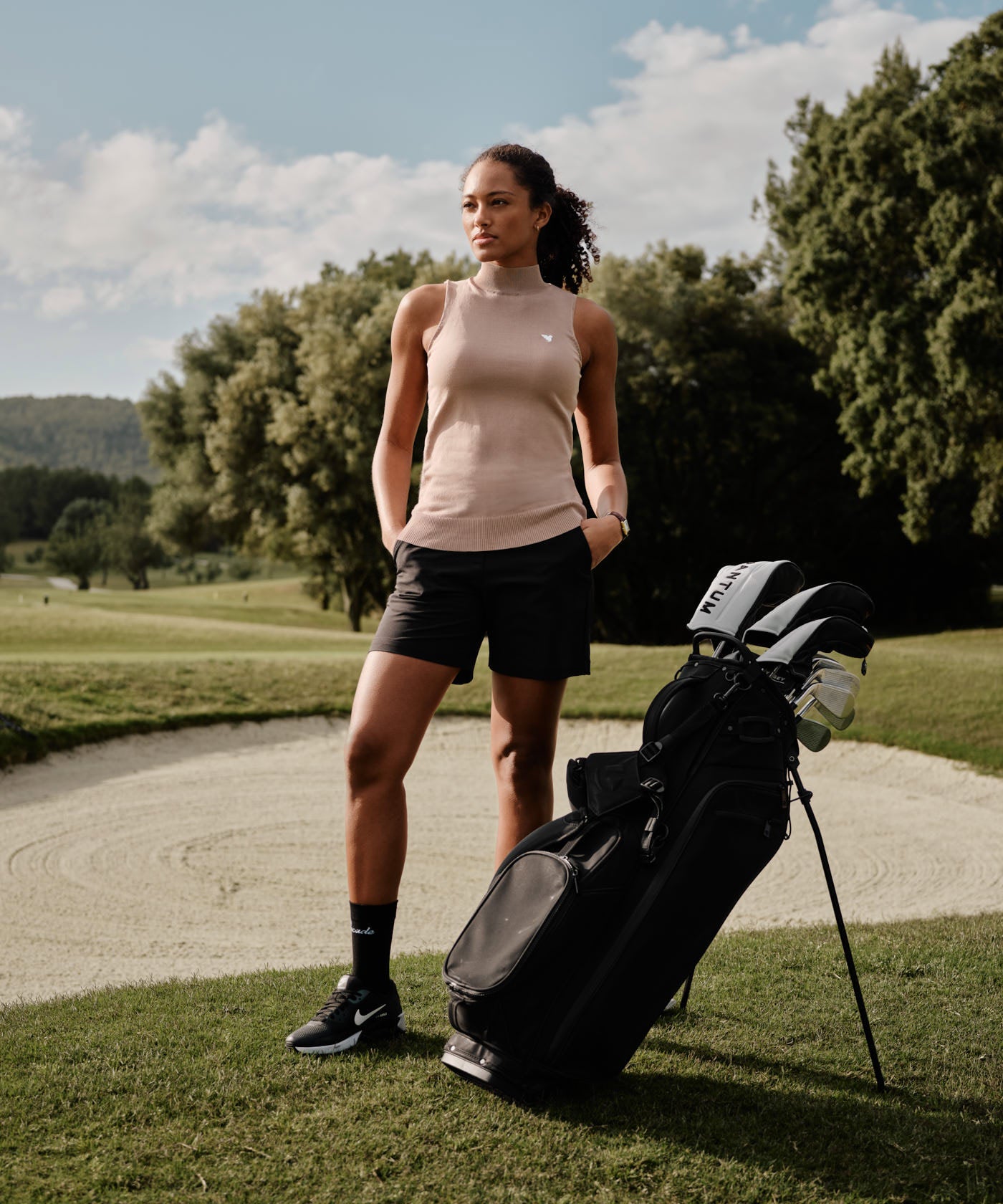 ☆ANEW GOLF☆ レディースHOODY SHORT Women's Nora Black Shorts - Macade Golf